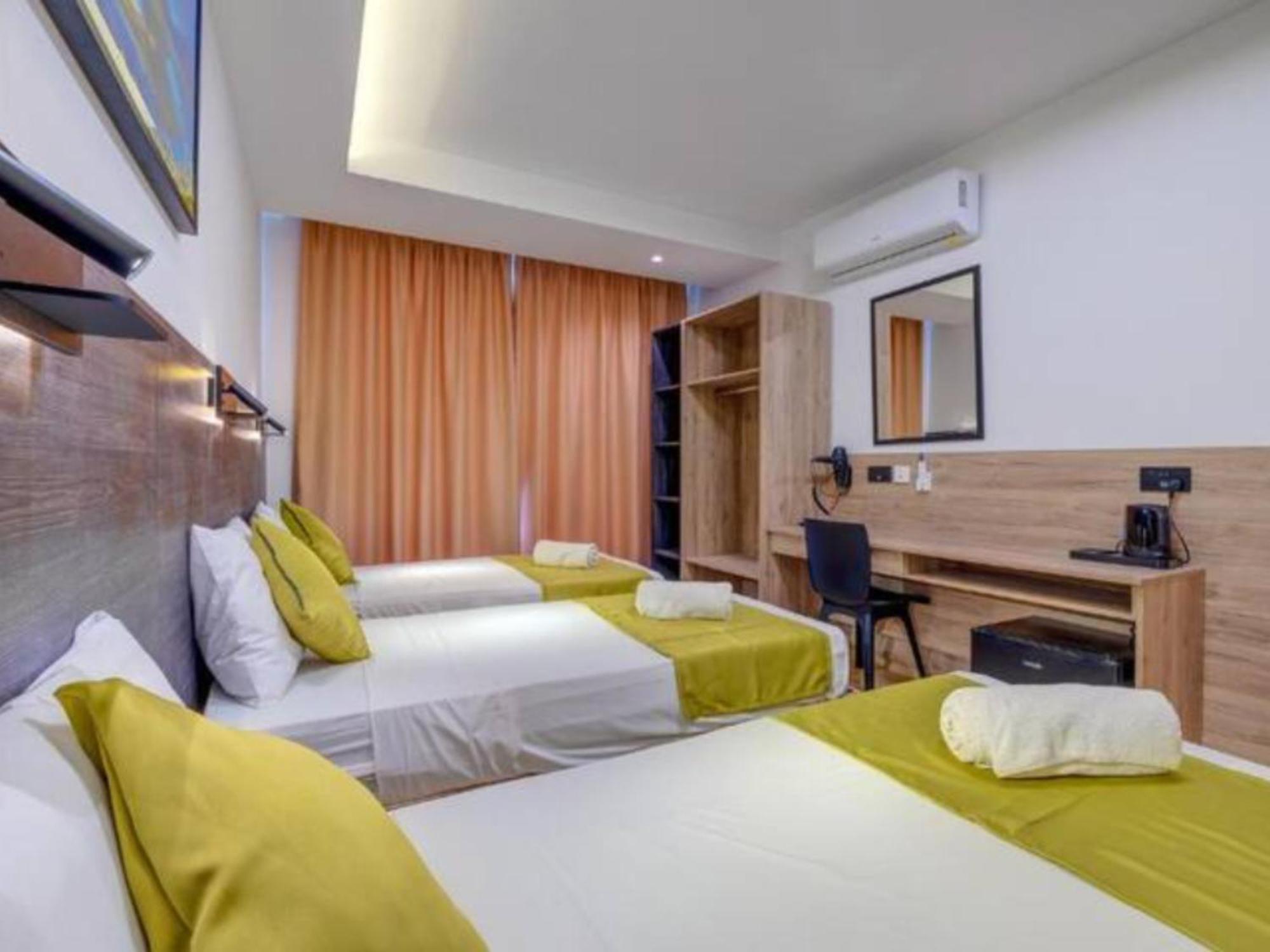 Bayside A Apartments Saint Julian's ภายนอก รูปภาพ